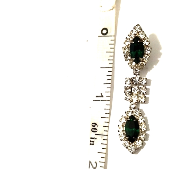 VINTAGE RHINESTONE AND FAUX EMERALD SILVER-TONE DROP DANGLE POST 2" EARRINGS - Picture 7 of 9